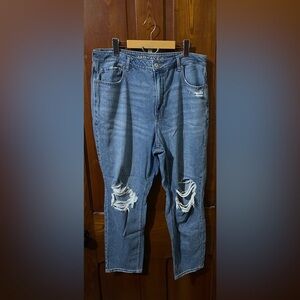 18 - American Eagle Mom Jeans